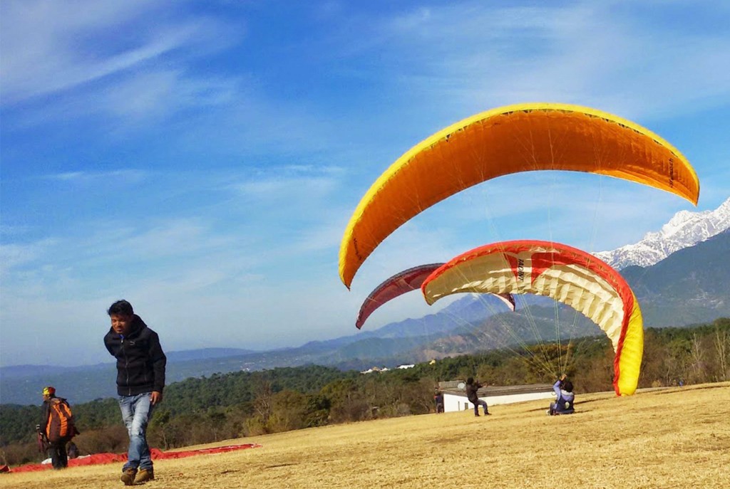 Paragliding in Bir Billing